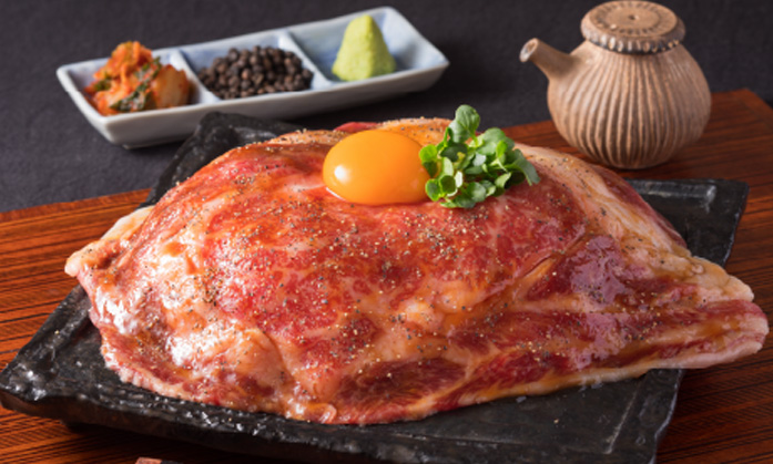 黒毛和牛はみ出るリブロース丼